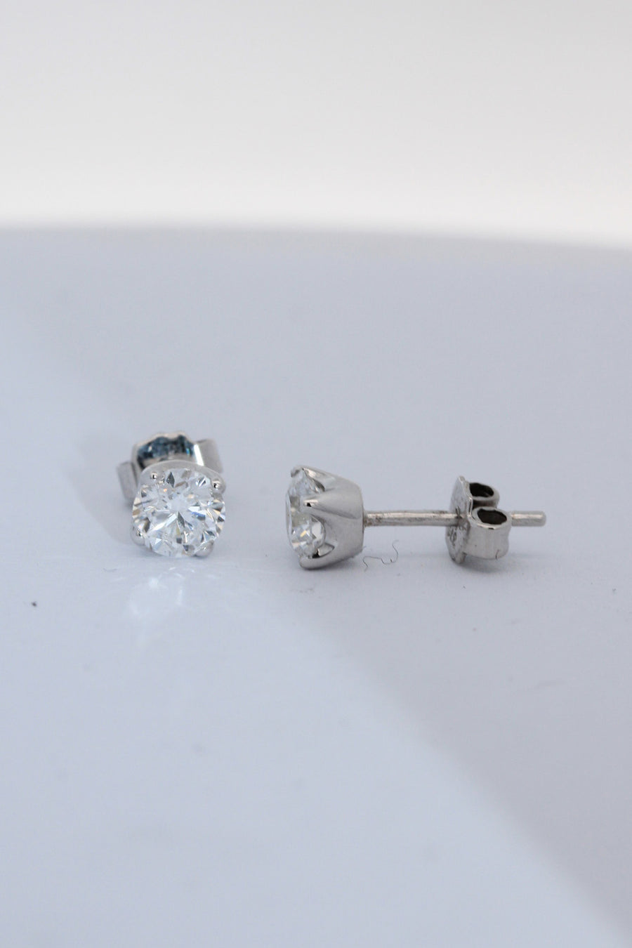 Lab-grown 1.00ct diamond studs