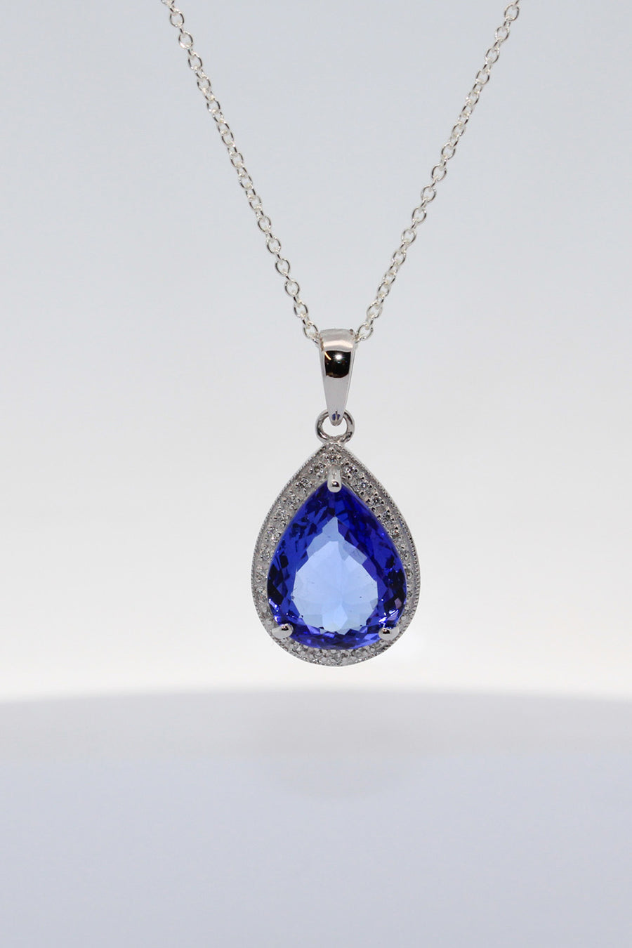 Pear cut Tanzanite diamond pendant