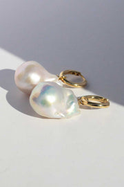 9ct Yellow Gold Baroque Pearl Earrings