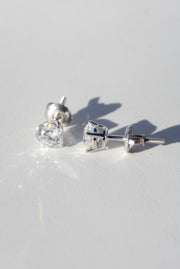Lab-grown 1.00ct diamond studs