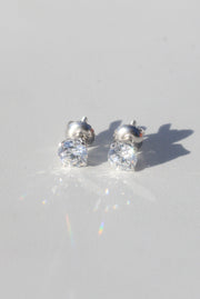 Lab-grown 1.00ct diamond studs